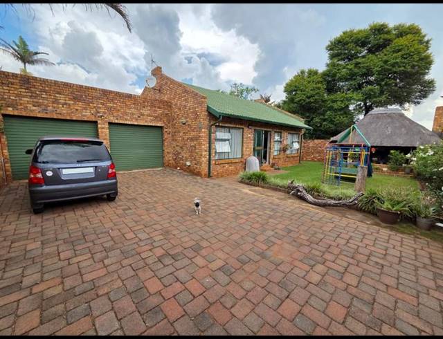 3 BEDROOM HOUSE FOR SALE IN ANNLIN